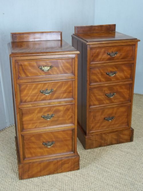 A Pair of Antique 19th Century Small Satin Birch Wood Satinwood Bedside Cabinet Chest of Drawers