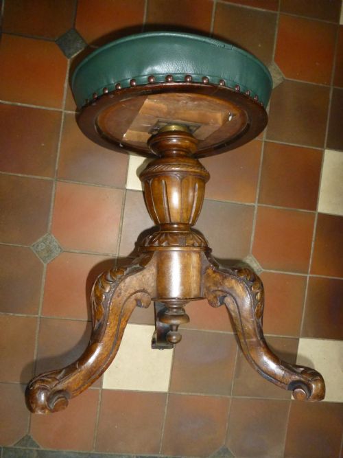 19TH CENTURY LEATHER UPHOLSTERED REVOLVING WALNUT PIANO DRESSING TABLE STOOL - ADDITIONAL PHOTO 1