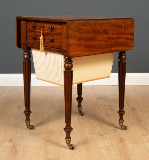 Gillows Regency Mahogany Small Pembroke Drop Leaf Works Side Lamp Occasional Hall Sewing Table. Circa 1815