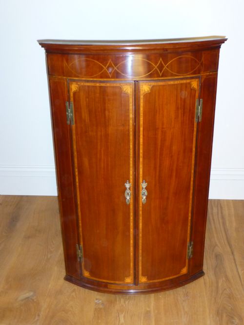 Georgian 18th Century Mahogany Barrel Bow Front Inlaid Hanging Corner Bowfront Cabinet Cupboard