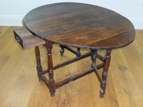 18TH CENTURY OAK GATELEG TABLE - ADDITIONAL PHOTO 3