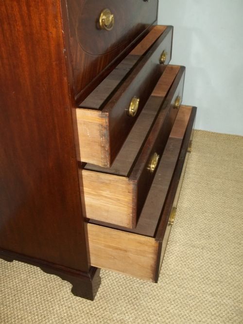 A DELIGHTFUL SMALL ANTIQUE SHERATON PERIOD REGENCY MAHOGANY INLAID OAK LINED SECRETAIRE CHEST OF DRAWERS - ADDITIONAL PHOTO 6
