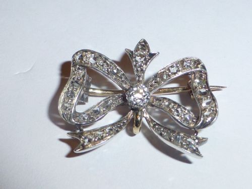 19TH CENTURY CERTIFIED 2CT DIAMOND AND GOLD PENDANT BOW BROOCH - ADDITIONAL PHOTO 2