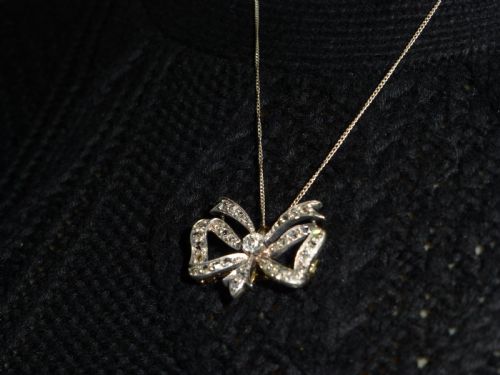 19TH CENTURY CERTIFIED 2CT DIAMOND AND GOLD PENDANT BOW BROOCH - ADDITIONAL PHOTO 5
