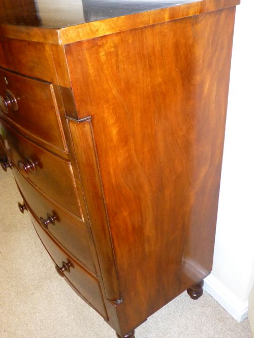 REGENCY GEORGIAN MAHOGANY BOWFRONT CHEST OF DRAWERS - ADDITIONAL PHOTO 4