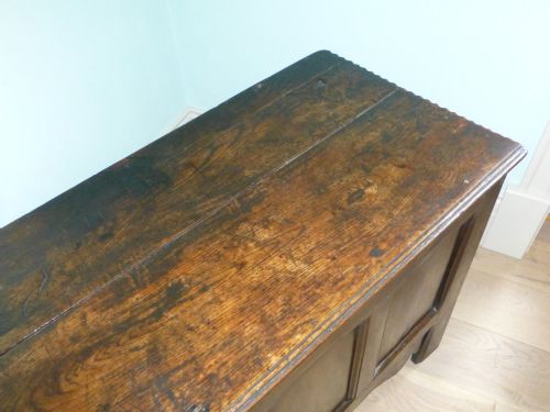 17TH CENTURY WELSH OAK COFFER C1665 - ADDITIONAL PHOTO 1