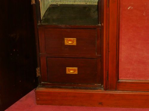 HOLLAND AND SONS QUALITY BURR WALNUT AND WALNUT COMBINATION TRIPLE WARDROBE C1860 - ADDITIONAL PHOTO 4