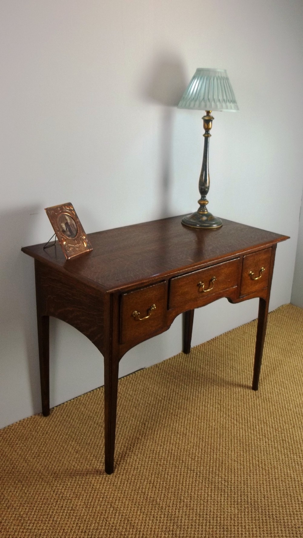 Antique £595 oak Georgian 18th century three drawer lowboy hall side lamp dressing console pier sofa table