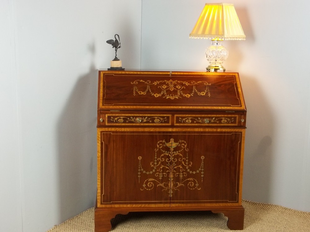 A superior antique mahogany marquetry Sheraton revival Edwardian inlaid secretaire bureau writing table desk bureaux cupboard. C.1900.