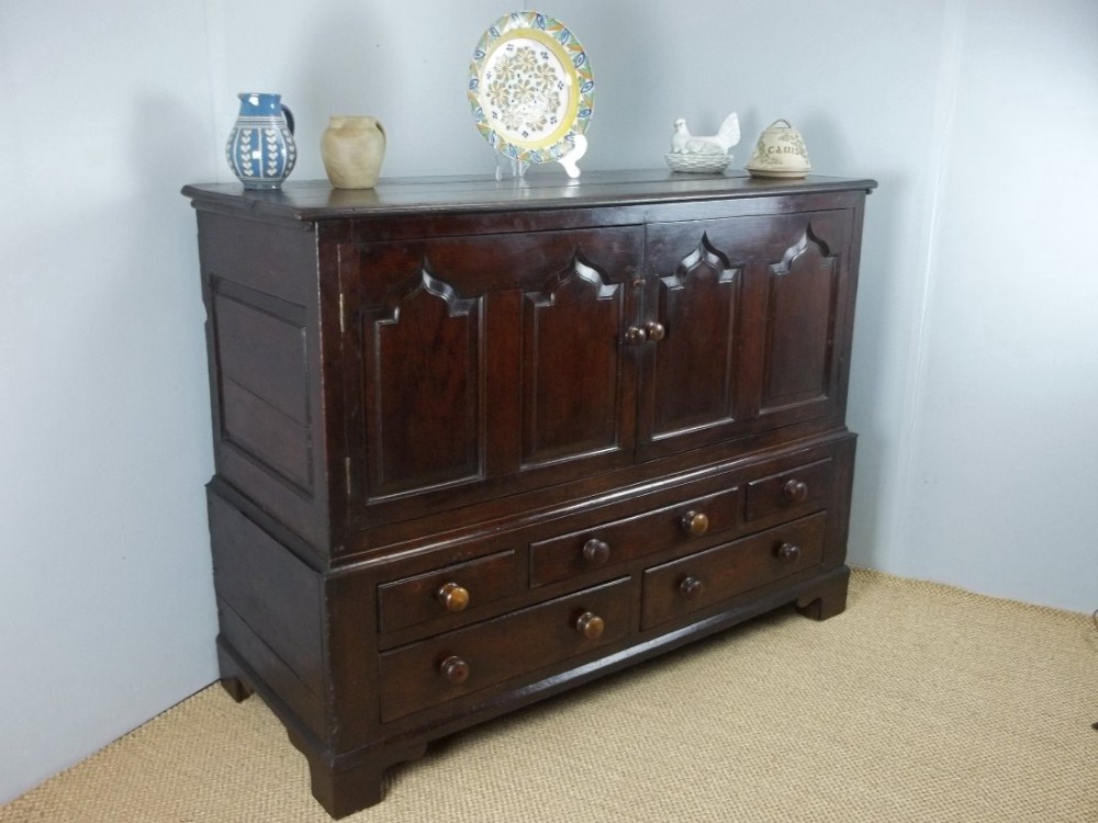 Antique Mid Wales Welsh early 18th century Georgian small low oak linen clothes press cupboard. C.1720