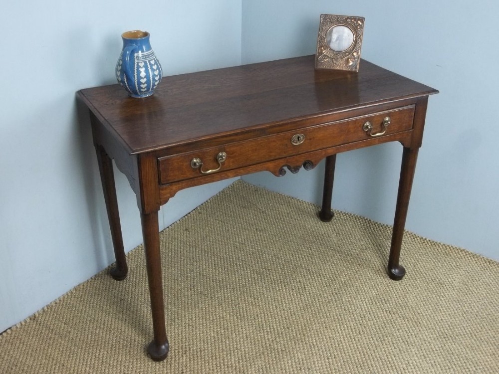 Antique oak Georgian 18th century Welsh lowboy side hall occasional lamp dressing table. C 1760.