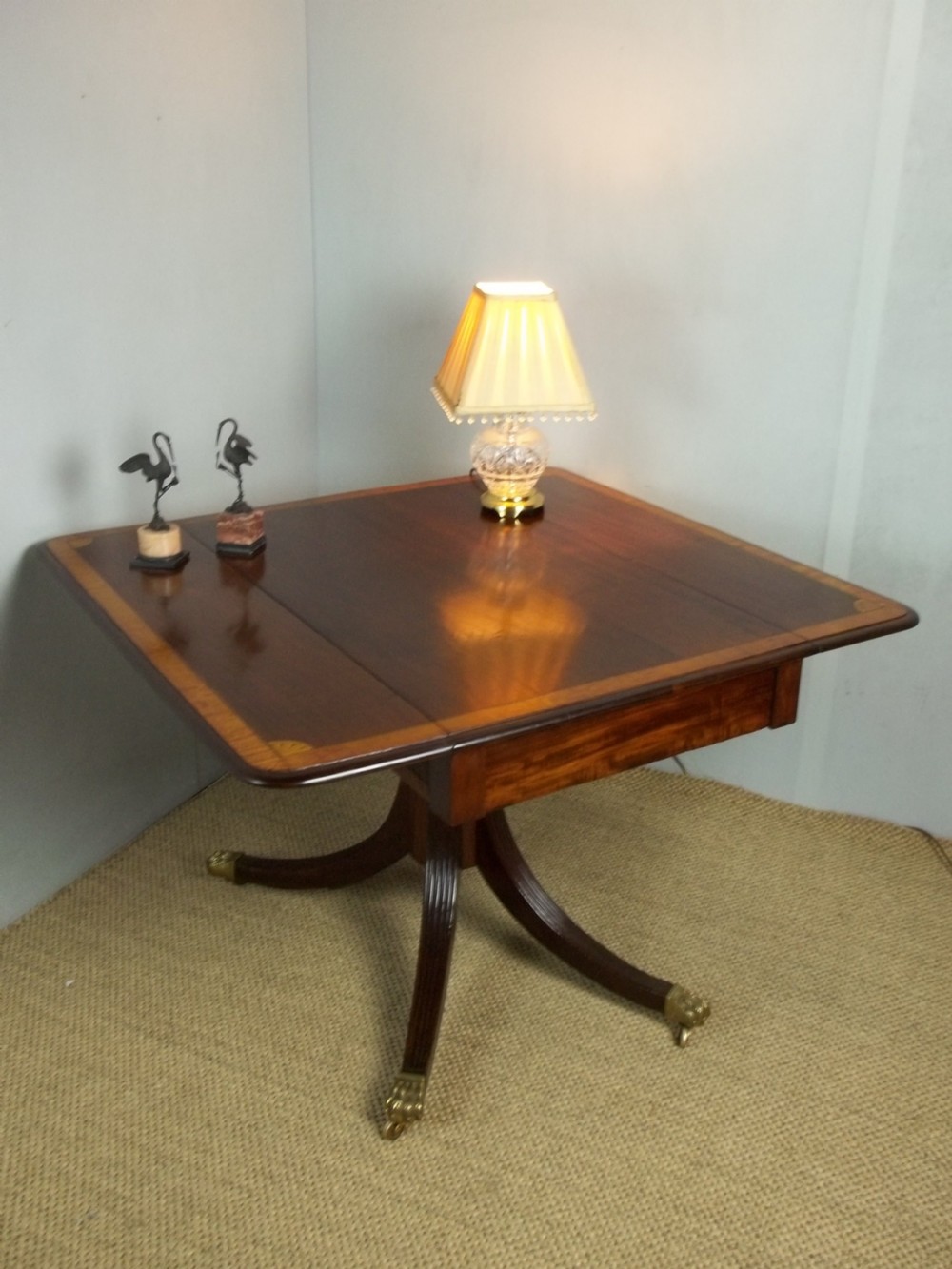 Antique Regency Georgian mahogany and satinwood inlaid Pembroke sofa hall dining lamp side centre table. C.1810. View III