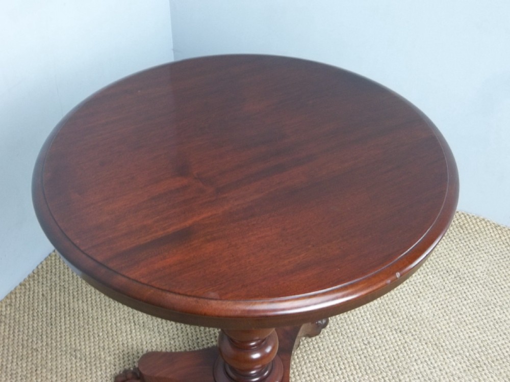 Antique Regency William IV small mahogany centre tripod pedestal dining circular round hall lamp occasional side table. C.1830. View III