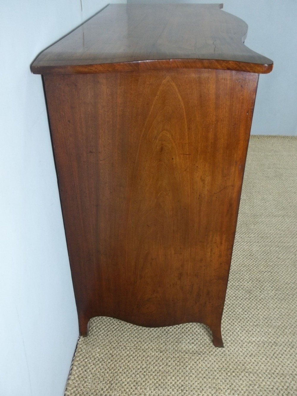 Antique 18th century George III Georgian mahogany inlaid serpentine shaped Hepplewhite  chest of drawers commode. C.1790  View IV