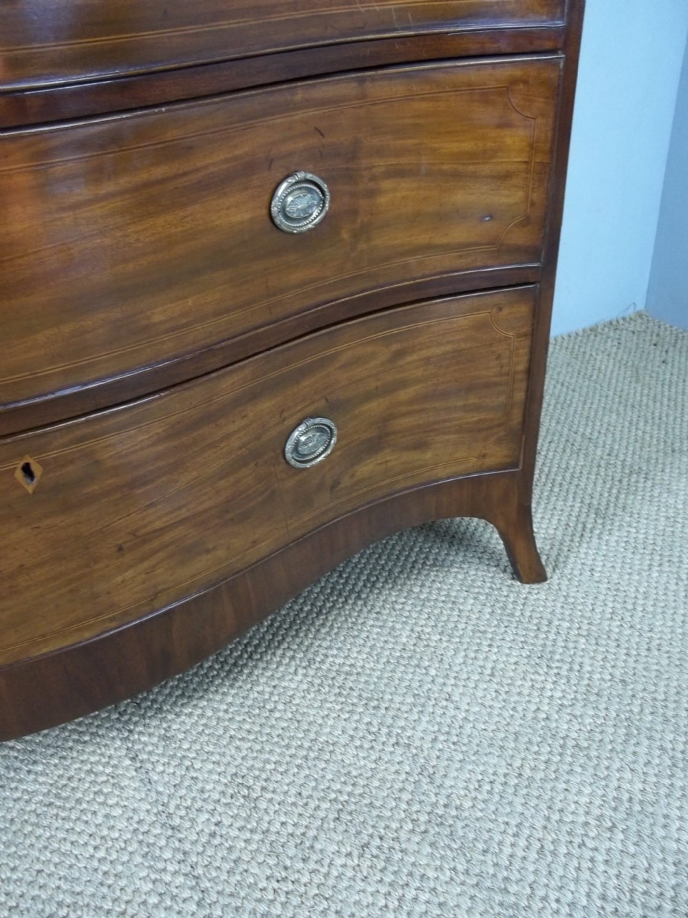 Antique 18th century George III Georgian mahogany inlaid serpentine shaped Hepplewhite  chest of drawers commode. C.1790  View V