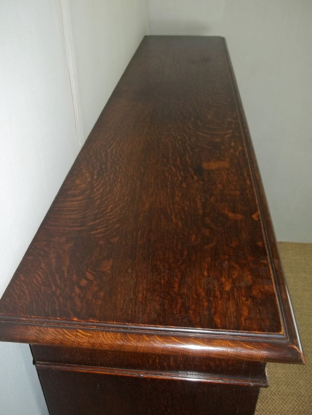 Solid oak bookshelf stamped Waring and Gillows late 19th/early 20th open set of adjustable bookshelves bookcase.C.1900 View VI