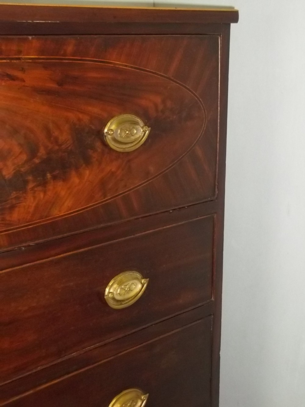 A delightful small antique Sheraton period Regency mahogany inlaid oak lined secretaire chest of drawers writing table desk bureau. View V