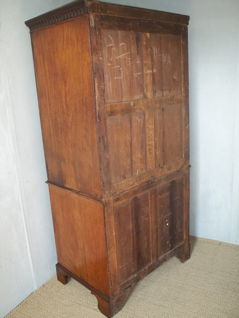 18th century Georgian small Channel Islands mahogany clothes linen press cupboard wardrobe. C1770. View VII