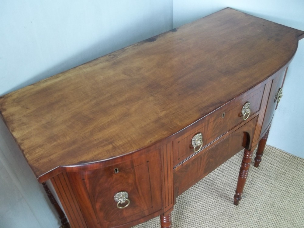 Superb quality Georgian small Regency mahogany bowfront inlaid sideboard serving table of bow break front in the manner of George Oakley. C1810. View VI
