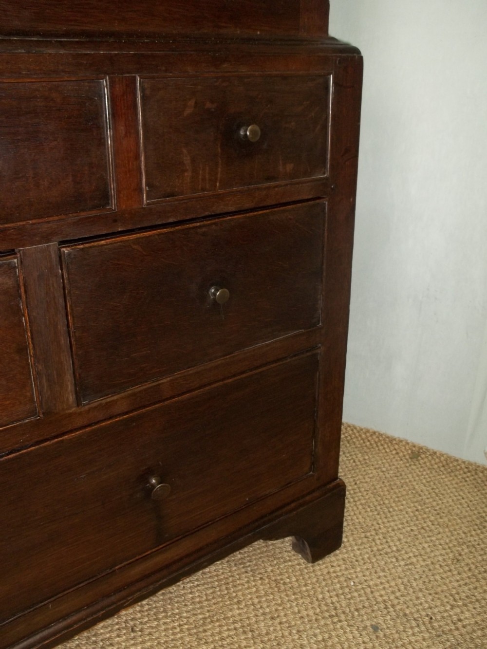 18th Century Georgian Welsh oak livery linen clothes hanging press housekeepers cupboard. C 1780. View V