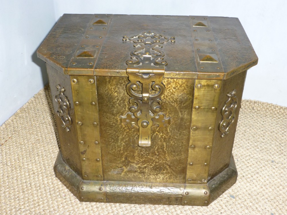  Fabulous large antique brass Arts and Crafts coal purdonium bucket bin box scuttle  C.1890. View III