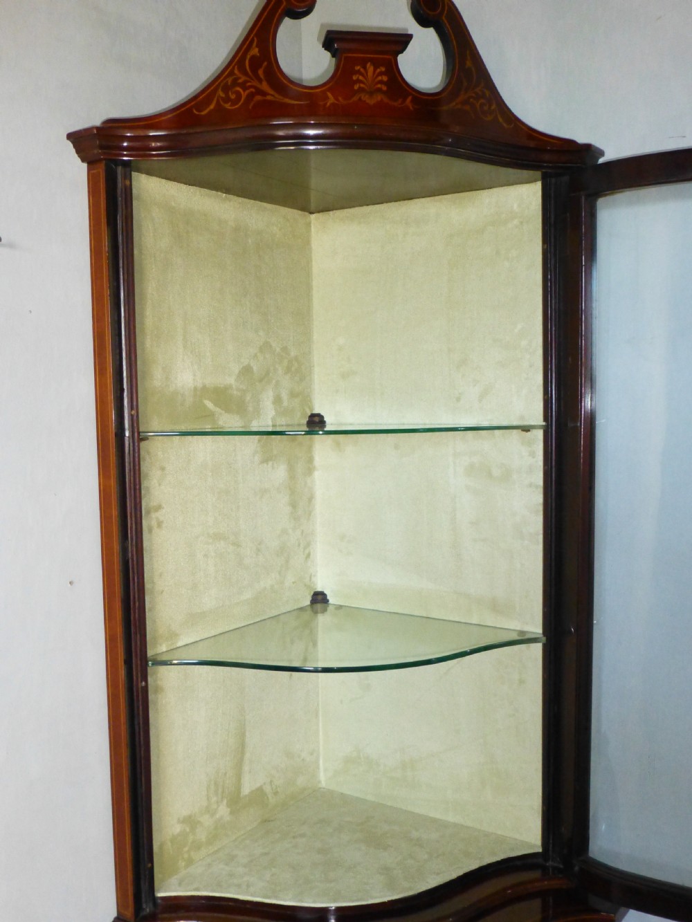 Superior Edwards and Roberts mahogany marquetry inlaid serpentine shaped  fronted standing double height corner cupboard cabinet. C1900. View VIII