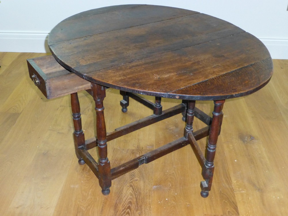 Oak 18th century gateleg dining table