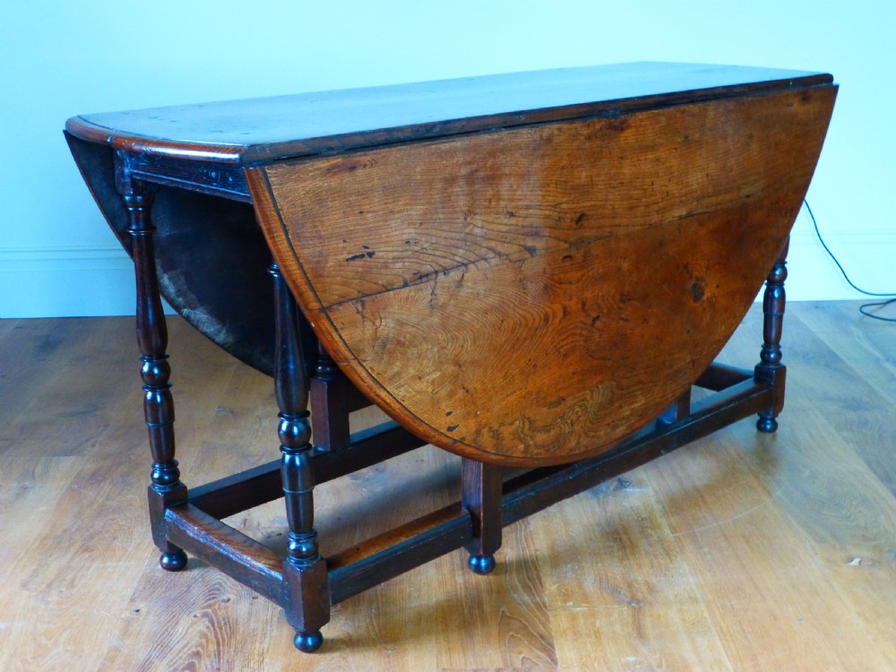 Fabulous large 18th century Welsh oak gateleg oval drop leaf dining table