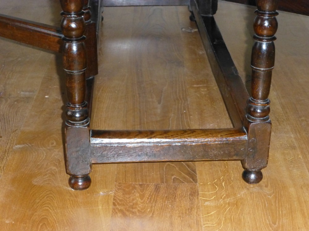 Fabulous large 18th century Welsh oak gateleg oval drop leaf dining table View V