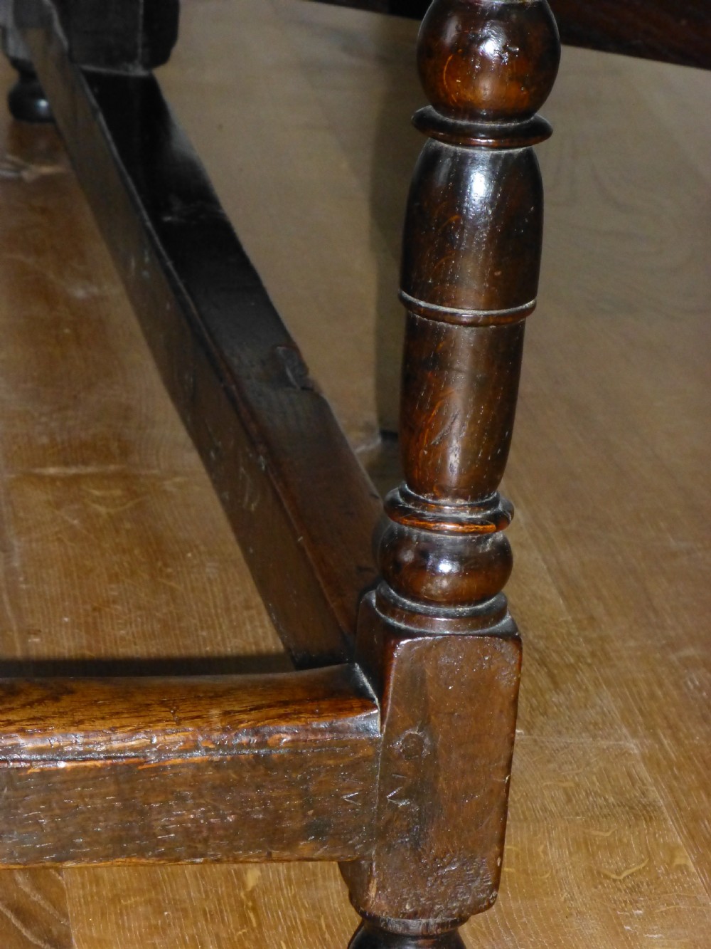 Fabulous large 18th century Welsh oak gateleg oval drop leaf dining table View VII