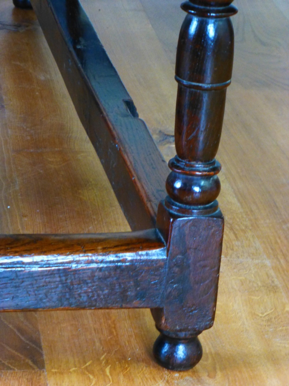 Fabulous large 18th century Welsh oak gateleg oval drop leaf dining table View VIII