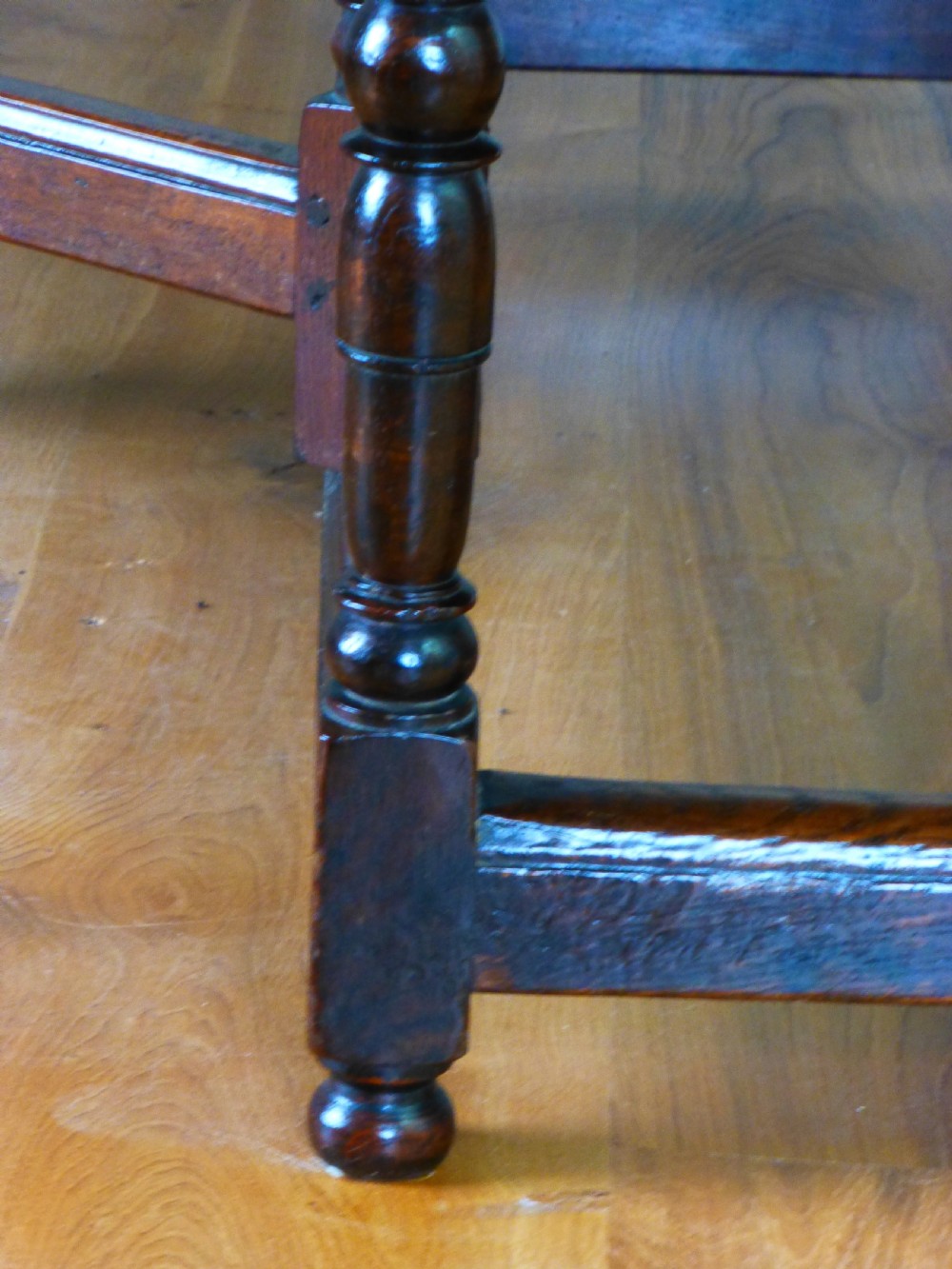 Fabulous large 18th century Welsh oak gateleg oval drop leaf dining table View IX