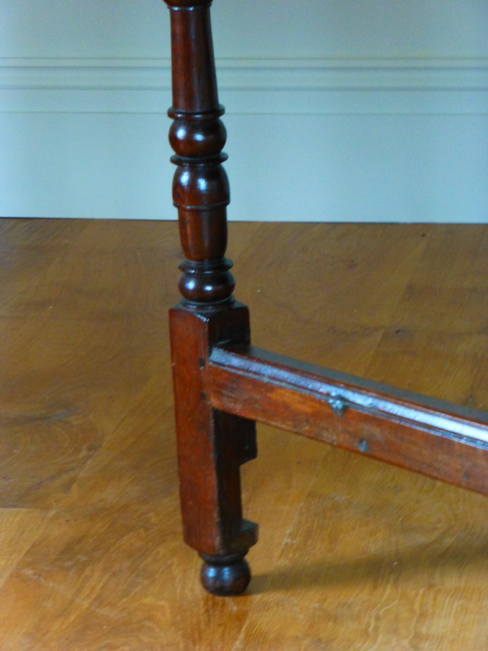 Fabulous large 18th century Welsh oak gateleg oval drop leaf dining table View X