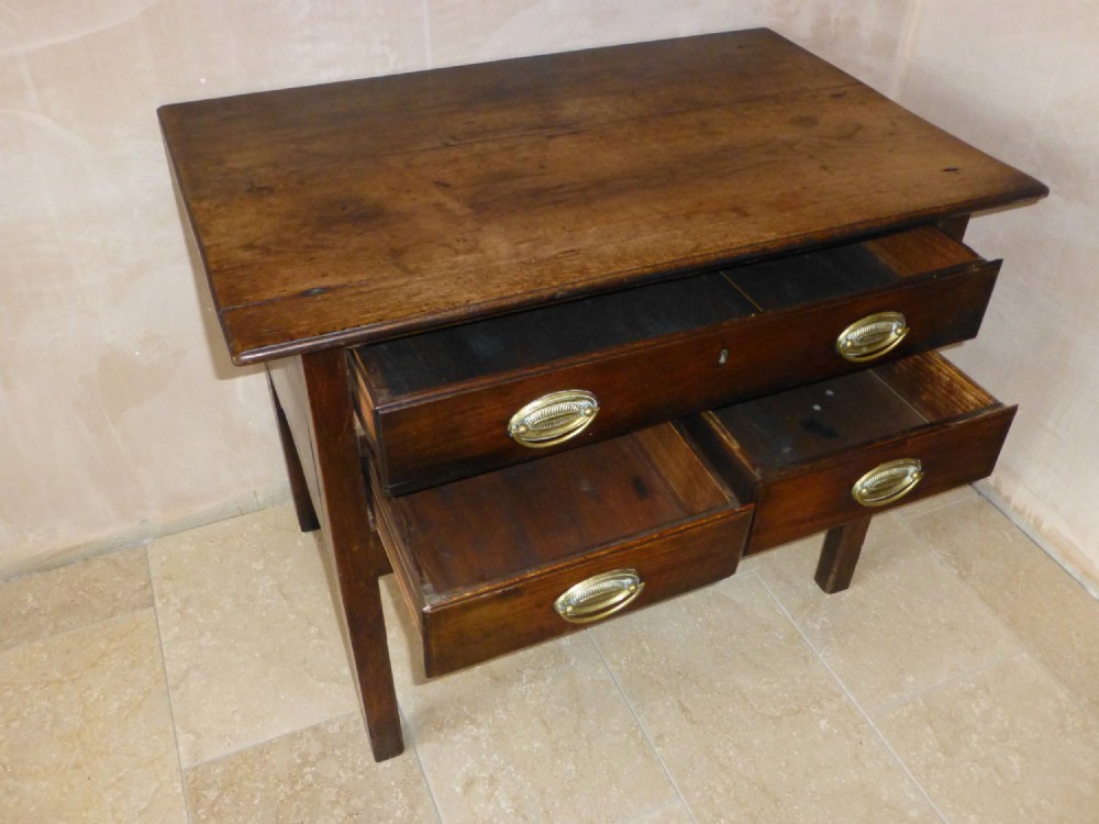 18th century Welsh oak Georgian lowboy side hall lamp sofa dressing table