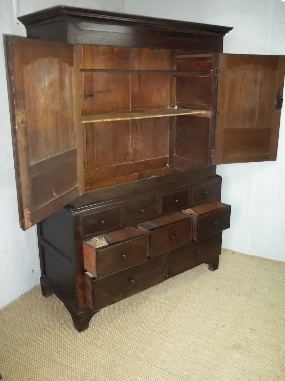 lovely quality 18th Century Georgian Welsh Oak Livery Linen Clothes Hanging Press Housekeepers Cupboard. C 1780.
