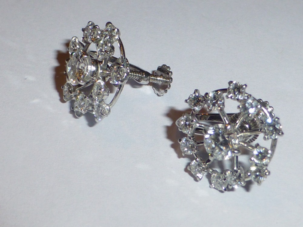 Stunning pair of certified 2.6 ct diamond and platinum Art deco earrings