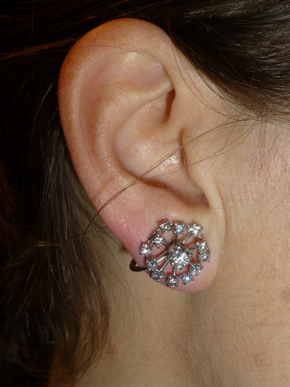 Stunning pair of certified 2.6 ct diamond and platinum Art deco earrings View V