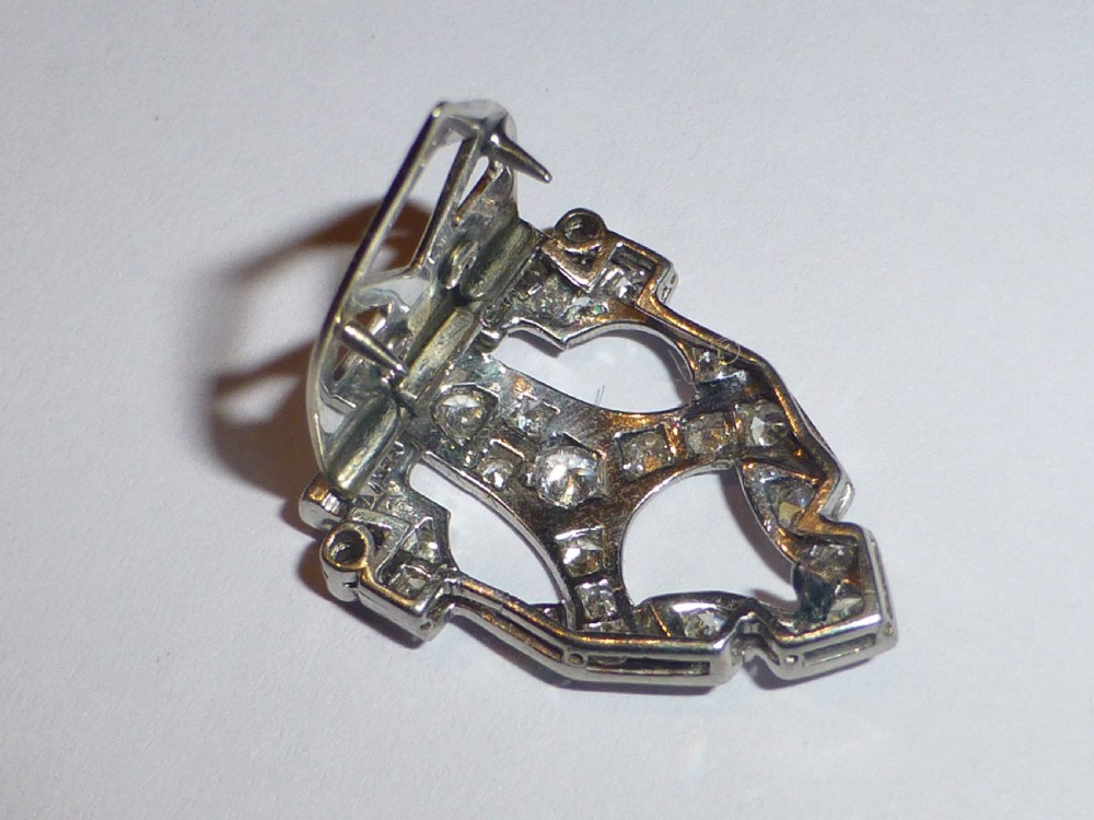 Stunning art deco and platinum clip brooch pendant necklace View II