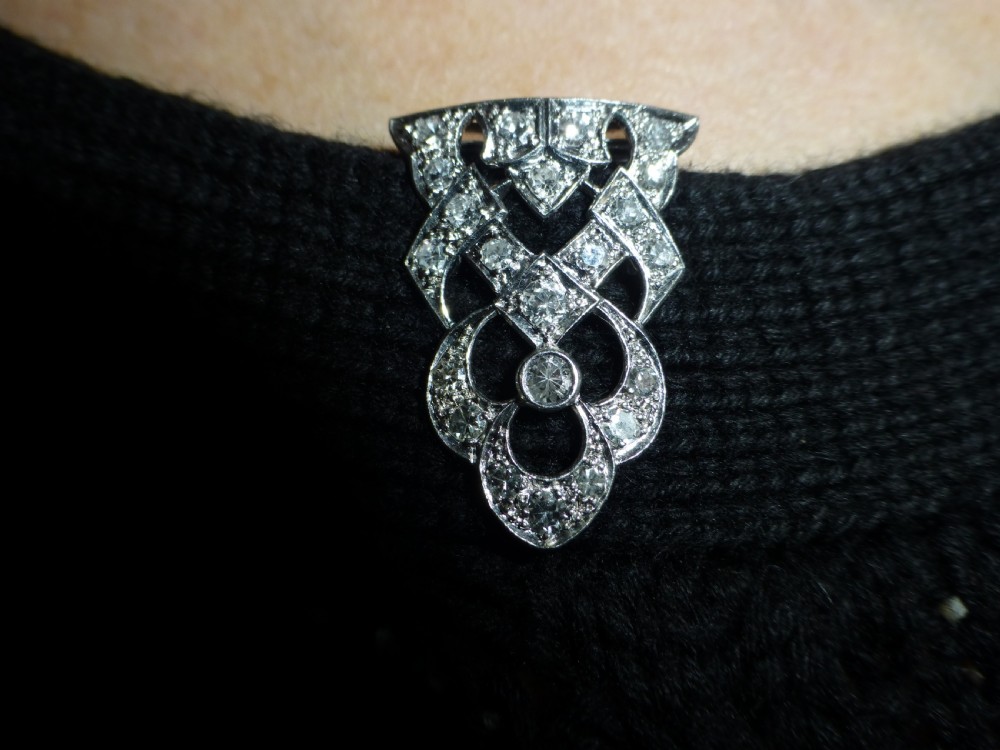 Stunning art deco and platinum clip brooch pendant necklace View IV