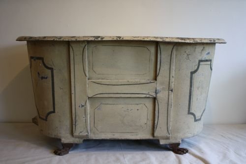 Toleware Bath