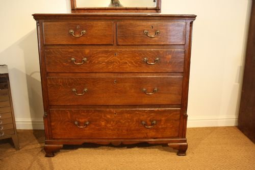 Large Oak Chest of Drawers