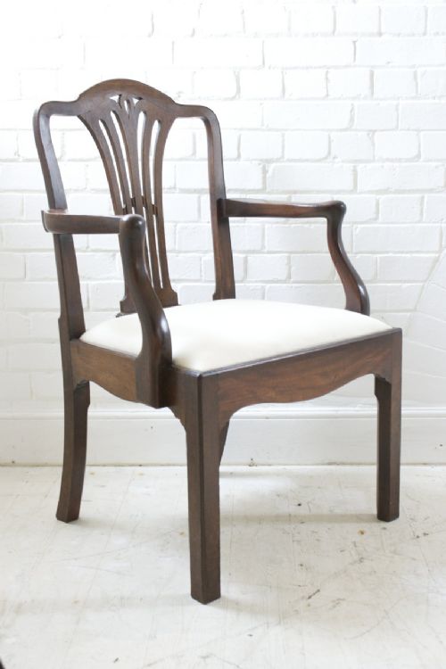 Georgian Mahogany Carver