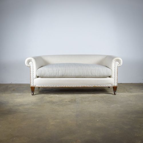 M062 Small Chesterfield Sofa