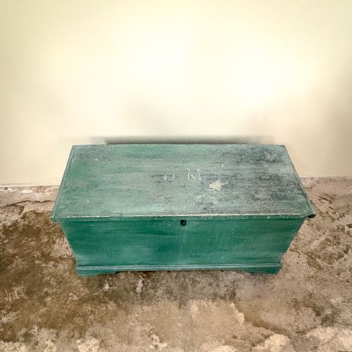 1117 PINE PAINTED BLANKET BOX - ADDITIONAL PHOTO 1