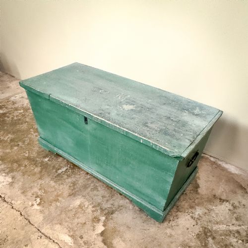 1117 PINE PAINTED BLANKET BOX - ADDITIONAL PHOTO 2