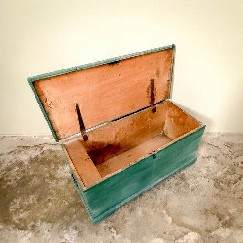 1117 PINE PAINTED BLANKET BOX - ADDITIONAL PHOTO 3