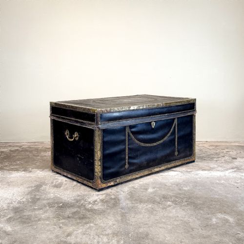 BLACK LEATHER REGENCY TRUNK - ADDITIONAL PHOTO 1