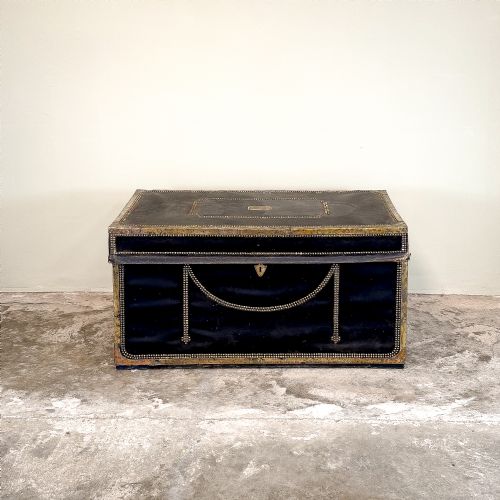 BLACK LEATHER REGENCY TRUNK - ADDITIONAL PHOTO 3
