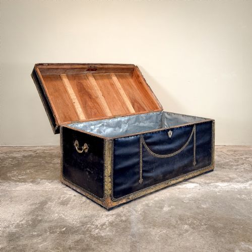 BLACK LEATHER REGENCY TRUNK - ADDITIONAL PHOTO 4