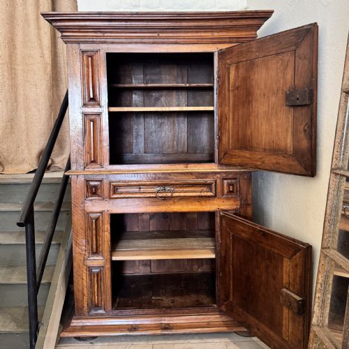 LARGE ITALIAN WALNUT CUPBOARD - ADDITIONAL PHOTO 1